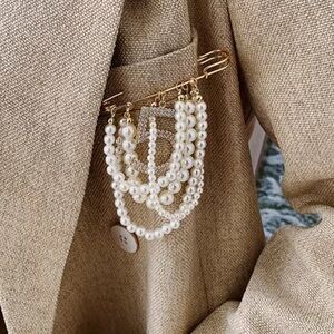 Classic Elegant Pearl Gold Brooch